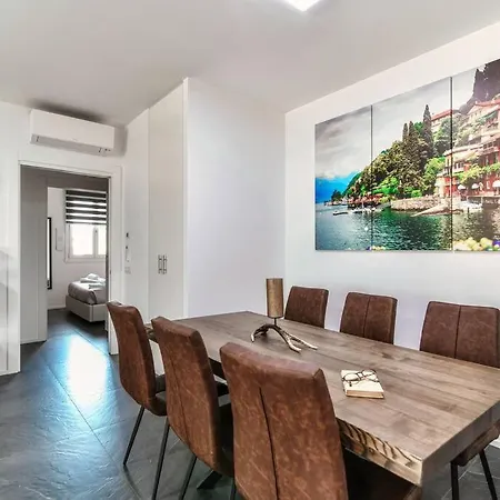 Apartment In Centro - By Myhomeincomo Como
