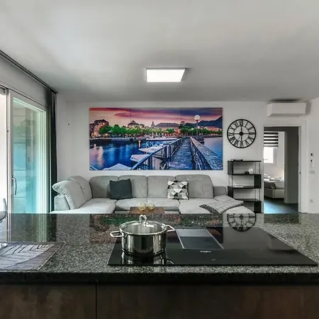 Apartment In Centro - By Myhomeincomo Como