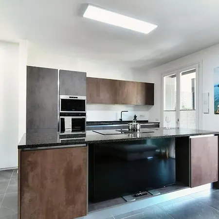 In Centro - By Myhomeincomo Apartment Como